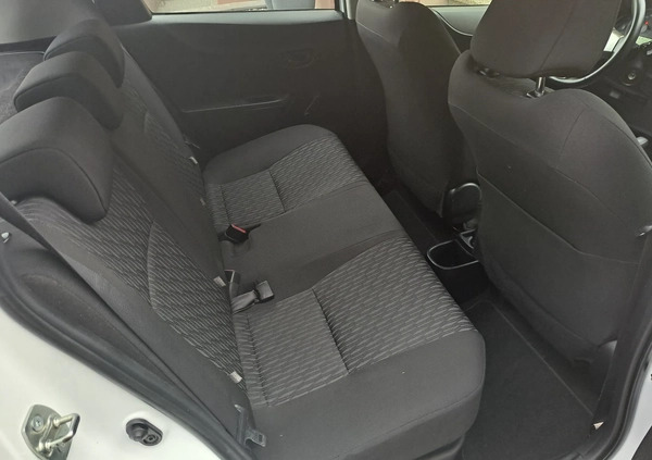 Toyota Yaris cena 41990 przebieg: 113434, rok produkcji 2013 z Chodzież małe 277